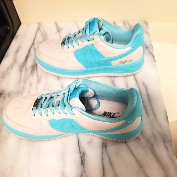 Luxury Sneakers in Blue & White - Picture 4 of 6